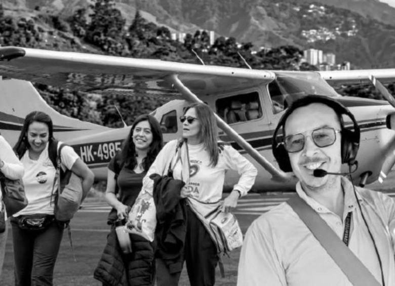 Los cuerpos de Perla Constanza Álvarez, Sandy García, María Guzmán y Yuliza Figueredo fueron recuperados de las zonas boscosas del Chocó. Aún falta el del piloto turco Mehmet Cankaya. FOTO: ILUSTRACIÓN EL COLOMBIANO