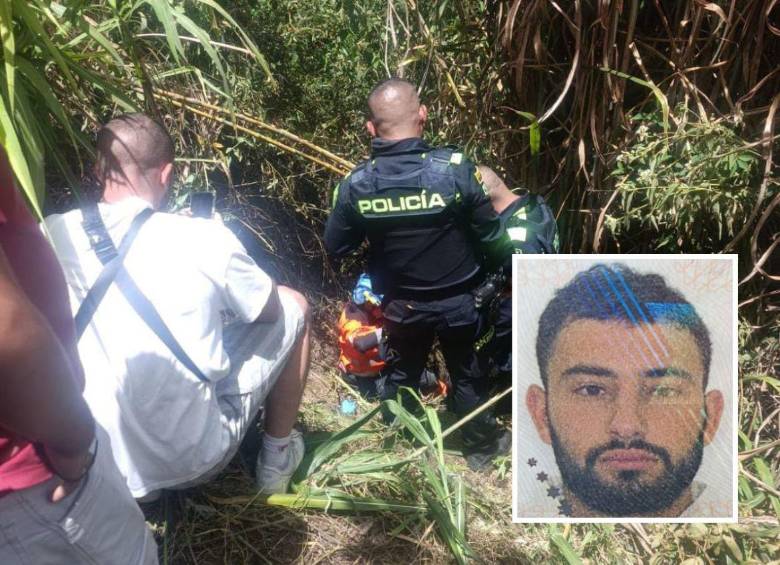 Los agentes del CTI de la Fiscalía realizan la inspección al cuerpo sin vida del israelí Noam Maman, de 23 años, quien falleció en este accidente de parapente. FOTO: CORTESIA