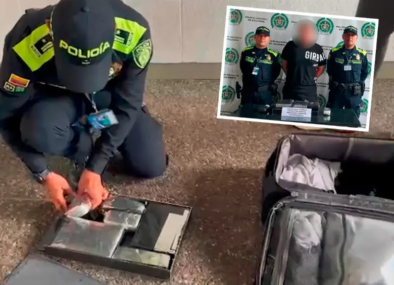 Las autoridades interceptaron a los viajeros en la sala de embarque de los vuelos nacionales y allí hicieron la verificación de los equipajes, encontrando cinco paquetes dentro de cajas negras de cada una de las maletas. FOTO: CORTESÍA POLICÍA ANTIOQUIA