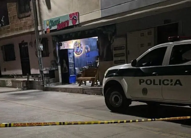 Dentro de este establecimiento comercial de la zona rosa de Yarumal ocurrió este ataque por parte de presuntos integrantes del Clan del Golfo. FOTO: CORTESÍA EL YARUMALEÑO