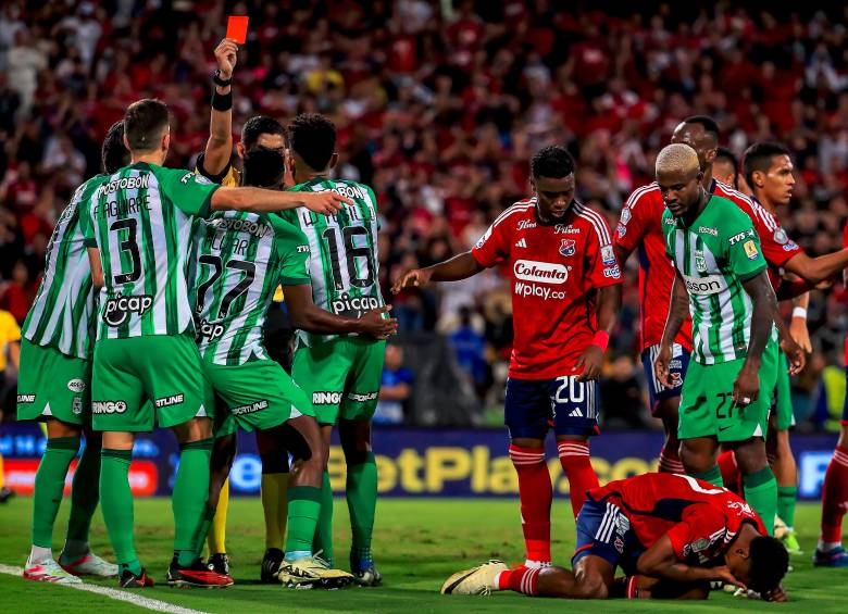 Hasta acá se han sacado 75 tarjetas rojas en la Liga. FOTO JAIME PÉREZ