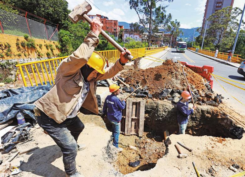 Obras en el sector La Ferrería, de La Estrella. FOTO Manuel Saldarriaga