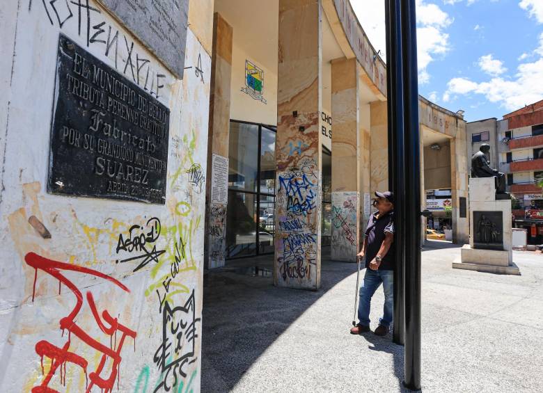 Estas son las paredes del memorial a Marco Fidel Suárez. Foto. Manuel Saldarriaga.
