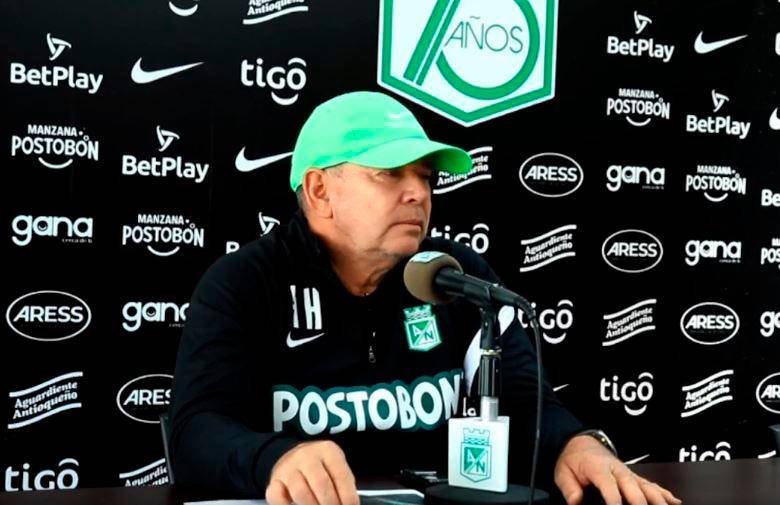 El técnico Hernán Darío Herrera durante la rueda de prensa en Guarne. FOTO CORTESÍA ATLÉTICO NACIONAL