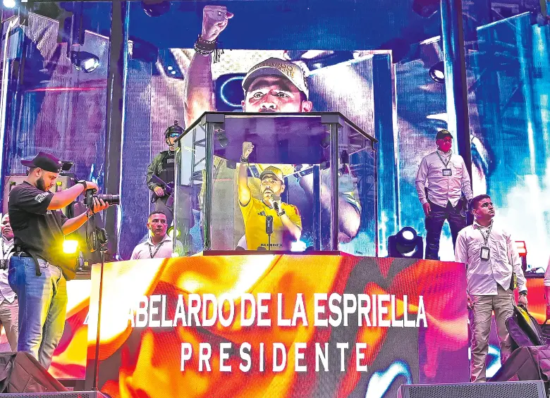 Abelardo de la Espriella se mostró en sus eventos públicos como un rebelde contra “los de siempre”. FOTO colprensa