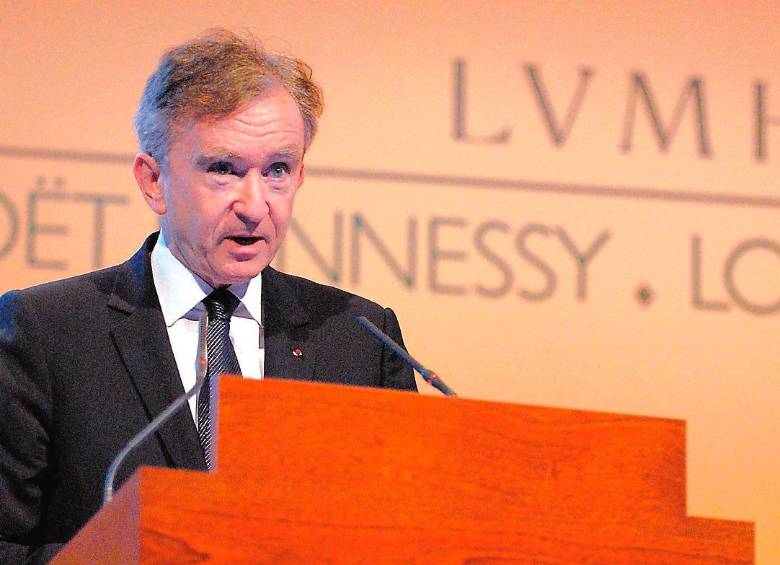 Un francés destronó a Elon Musk del título del hombre más rico del mundo, según Forbes