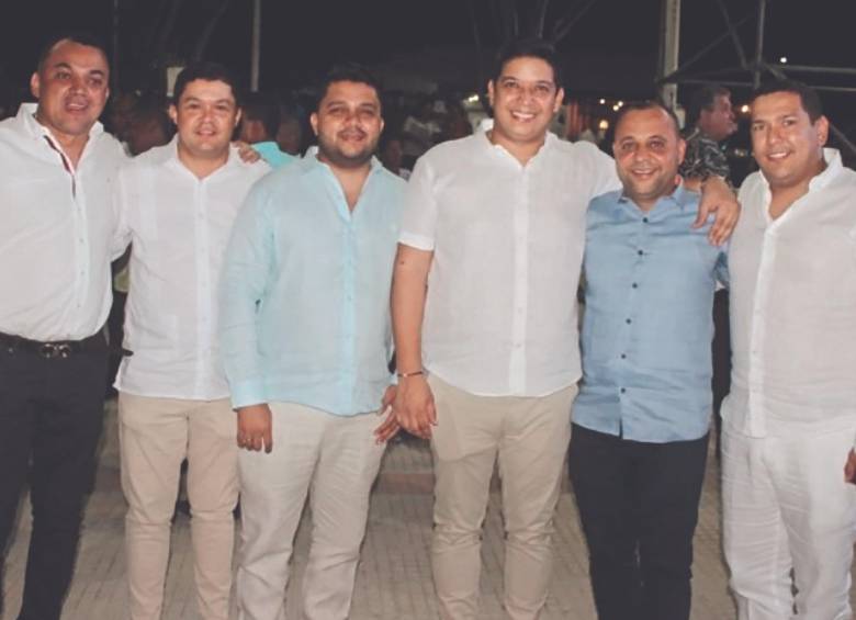 De derecha a izquierda: José Gregorio Pinto y los alcaldes de Barrancas, Vicente Berardinelli, y de Dibulla, Alberto Montero. FOTO CORTESÍA