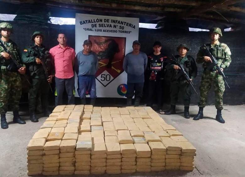 La Fuerza Naval del Sur informó que en lo corrido de 2023 ha decomisado 5,6 toneladas de marihuana en la frontera con Brasil. El frente Carolina Ramírez de las Farc es uno de los principales exportadores. FOTO cortesía.