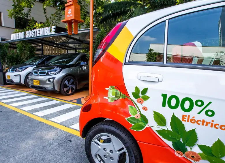 Carros eléctricos ganan terreno en Medellín, segunda ciudad del país en matrículas. FOTO: El Colombiano.