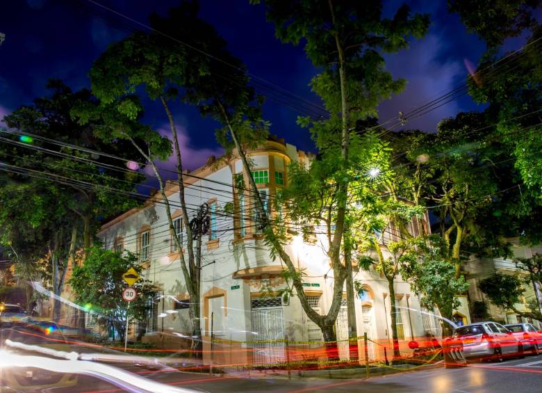 Con las nuevas luminarias, se busca destacar las fachadas de las casas patrimoniales.FOTOS Juan Antonio Sánchez