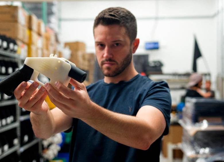En la llamada Darknet se pueden comprar los planos de armas 3D y las impresoras con las que se hacen realidad. Una es la “Liberator”, ideada por Cody Wilson. FOTO afp