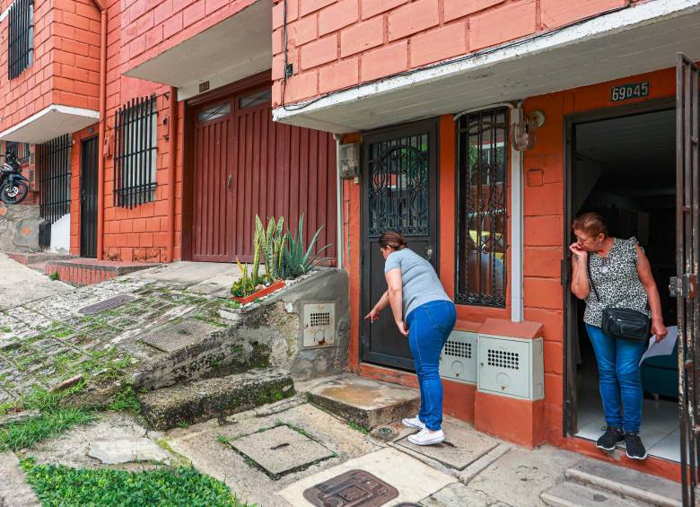En Villa Ventura los aguaceros son un calvario por el temor de que las aguas residuales comiencen a brotar. Hasta el momento nadie le da una solución a la problemática. FOTO MANUEL SALDARRIAGA