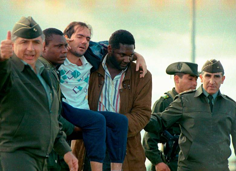 Momento de la liberación de Juan Carlos Gaviria Trujillo, quien estuvo secuestrado durante 72 días en el Eje Cafetero. FOTO: Archivo particular