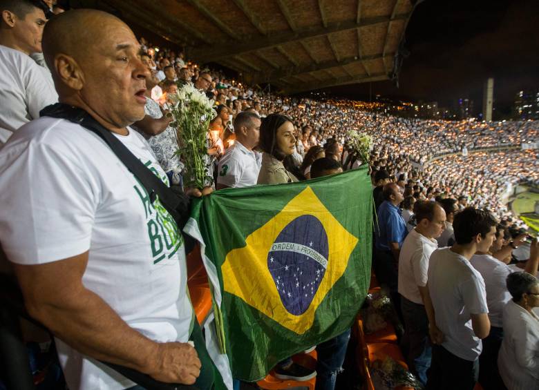 El 30 de noviembre de 2016 se realizó un emotivo homenaje por las víctimas del siniestro aéreo. FOTO JULIO CÉSAR HERRERA