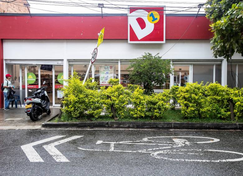 Las más de 2.800 tiendas D1 del país ya operan como corresponsales bancarios para los clientes del Banco de Bogotá y las entidades del Grupo Aval. FOTO EL COLOMBIANO
