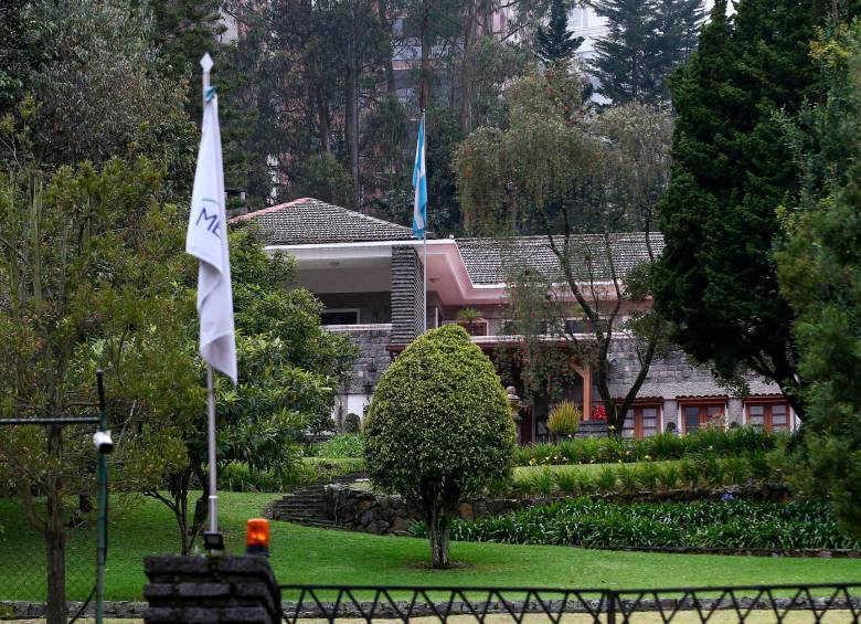 Fotografía de la residencia de la embajada de Argentina en Ecuador. FOTO: EFE