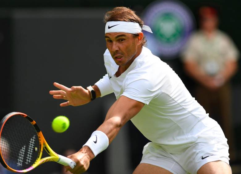 Nadal está buscando su tercer título en Wimbledon, un campeonato que le ha sido esquivo en los últimos años. FOTO: EFE