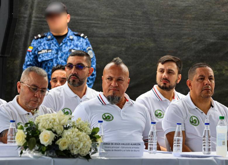 Freyner Alfonso Ramírez García (“Carlos Pesebre”) y Juan Carlos Mesa Vallejo (“Tom” o “Carlos Chata”), dos de los principales cabecillas del crimen organizado, los cuales están en el proceso de “paz total” con el Gobierno. FOTO: MANUEL SALDARRIAGA