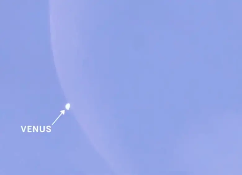 Durante una ocultación lunar, la Luna pasa por delante de Venus. Para los observadores situados en la trayectoria de visualización adecuada, parece que Venus desaparece detrás de la Luna para reaparecer más tarde. FOTO Cortesía Michael Karrer / www.ciencia.nasa.gov
