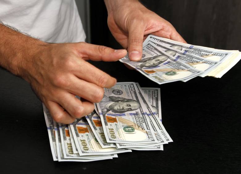 Se registraba un mínimo de $4.365 y un máximo de $4.373. Además, se realizaron 13 transacciones por un monto de US$6,5 millones. FOTO: Colprensa.