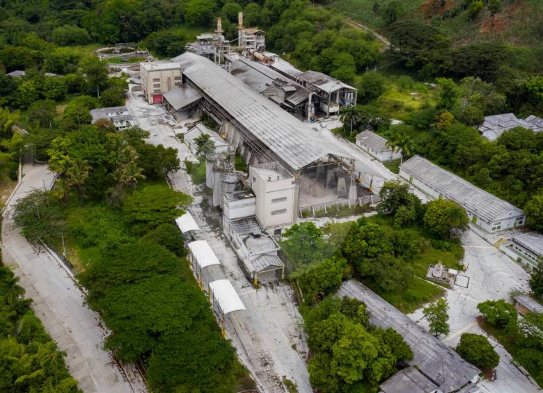 Aspecto que observa la planta de producción de Cementos El Cairo, en zona rural de Montebello, en el Suroeste antioqueño. FOTO Manuel Saldarriaga