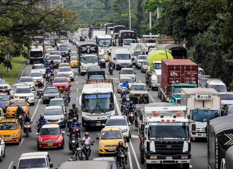 La medida de pico y placa aplica para Medellín y los demás municipios del área metropolitana del Valle de Aburrá. FOTO: JAIME PÉREZ MUNÉVAR