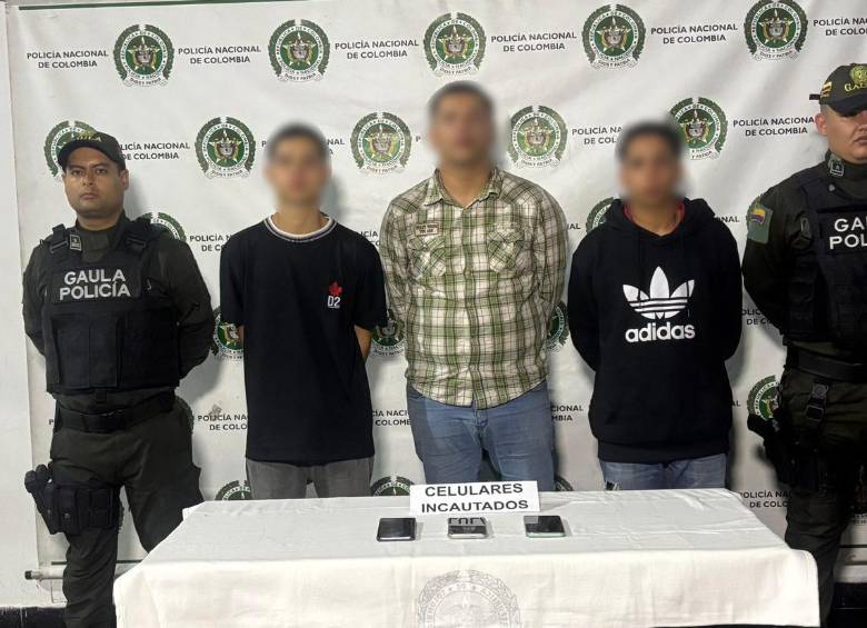 Capturados por los delitos de extorsión agravada, secuestro extorsivo y utilización de menores de edad para la comisión de delitos. FOTO: CORTESÍA FISCALÍA