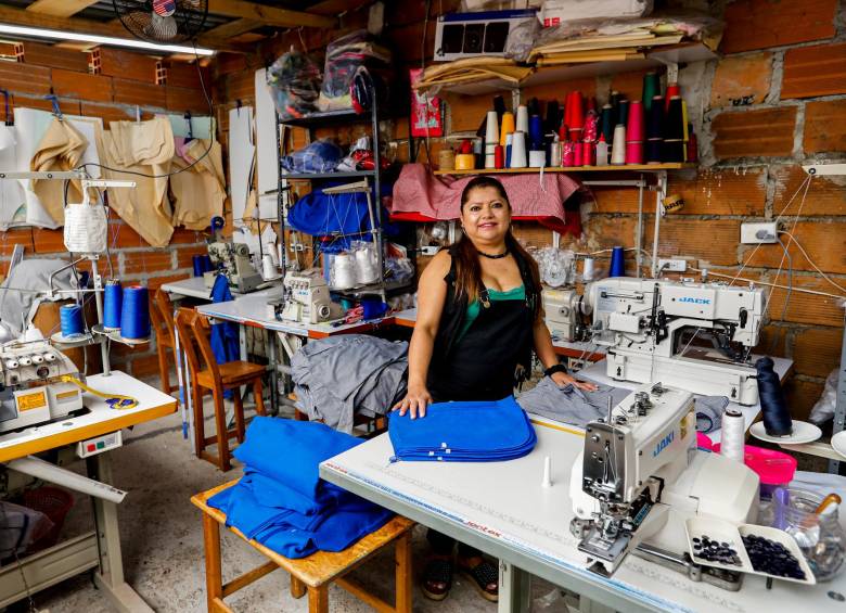 El 9,5 % de las empresas creadas por mujeres durante 2020 están relacionadas con procesos manufactureros. FOTO Jaime Pérez