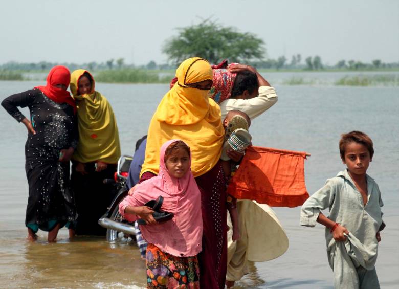 Las inundaciones llegan en el peor momento para Pakistán, cuya economía enfrenta una grave crisis. FOTO: EFE