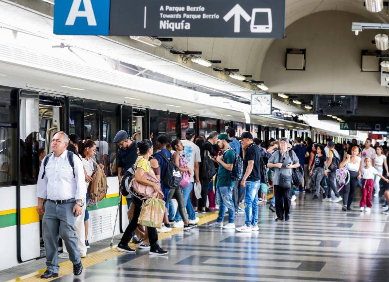 En varias plataformas del sistema hay congestión, advirtió el Metro de Medellín. FOTO: Jaime Pérez Munévar