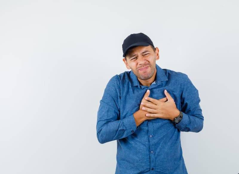 Especialistas del Hospital San Vicente Fundación Medellín advierten que las emociones intensas durante los partidos de fútbol pueden generar alteraciones cardiovasculares, especialmente en personas con antecedentes cardíacos. FOTO: Magnific.