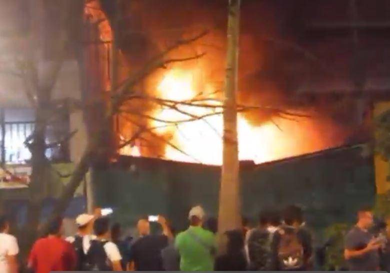Controlaron incendio en una bodega de reciclaje en Guayabal