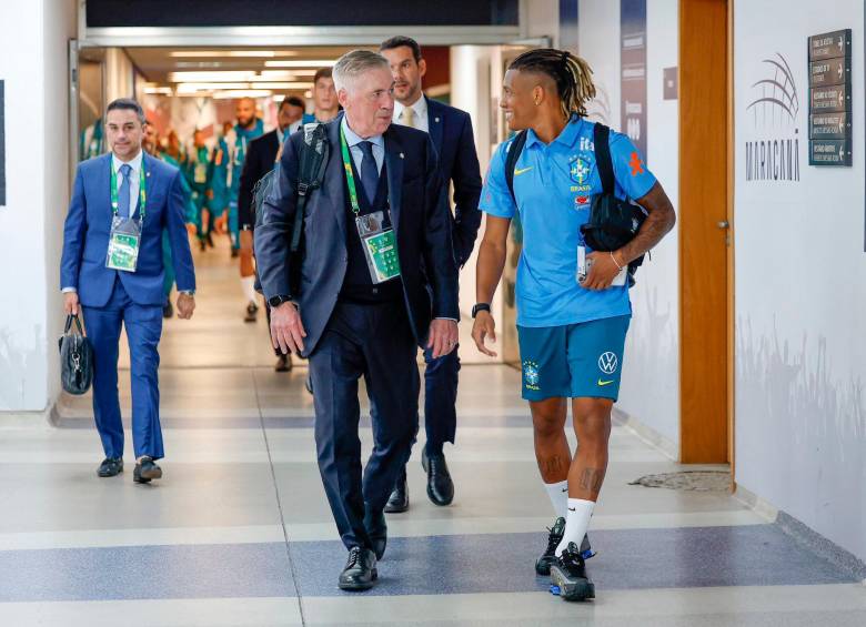 Carlo Ancelotti y Danilo, un jugador llamado a ser uno de los principales revulsivos de Brasil. FOTO: X CBF_Futebol