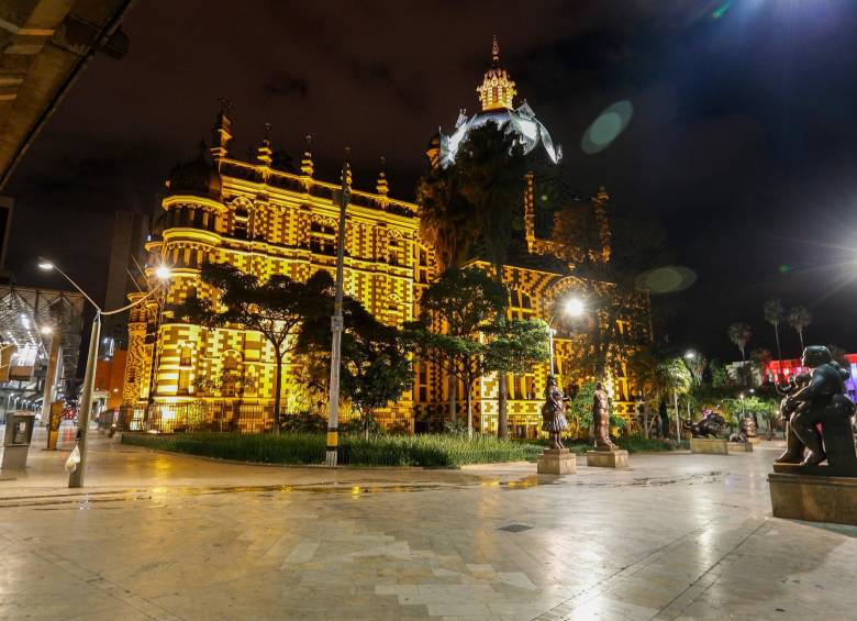 Antioquia continúa en alerta roja hospitalaria. Para este fin de semana, los toques de queda van desde las 5:00 p.m. de cada día hasta las 5:00 a.m. del día siguiente. FOTO MANUEL SALDARRIAGA