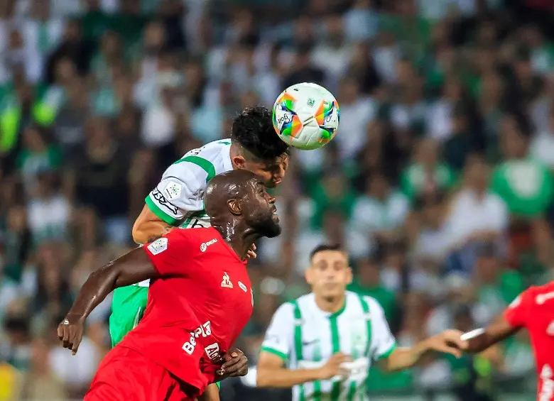 El futbolista Éder Álvarez Balanta, de 32 años, es una ficha clave del América de Cali. Ante Nacional, en diciembre, sufrió una lesión. FOTO: CAMILO SUÁREZ