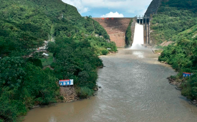 MinAmbiente revisará licencia ambiental de la Central Hidroeléctrica Sogamoso tras cierre abrupto de compuertas. Foto: Isagen. 