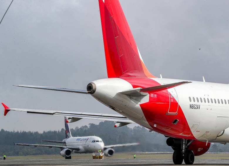 La inmovilización de los Airbus A319, A320 y A321 por una actualización urgente de software afectó este fin de semana la operación aérea en Colombia, especialmente a los aviones de Avianca. FOTO: Juan Antonio Sánchez