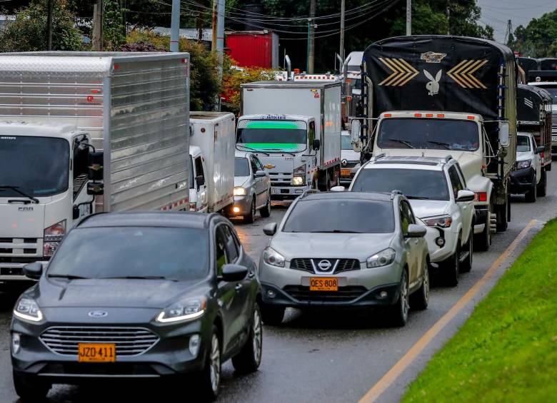 Infringir el pico y placa puede traducirse en multas de hasta $523.000, según establece la norma. FOTO: JAIME PÉREZ MUNÉVAR