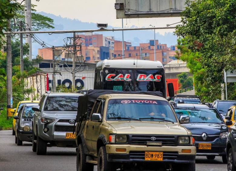 Los infractores de la medida podrían recibir multas de hasta 15 salarios mínimos diarios y hasta la inmovilización de sus vehículos. FOTO: Camilo Suárez Echeverry