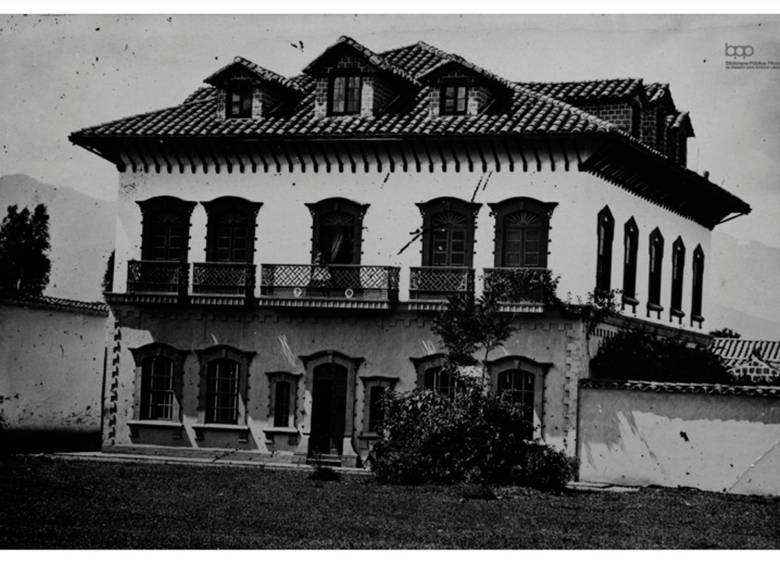 La casa de Pastor Restrepo fue terminada a inicios de 1870. Fue piedra angular del urbanismo en Medellín. FOTO: ARCHIVO EL COLOMBIANO