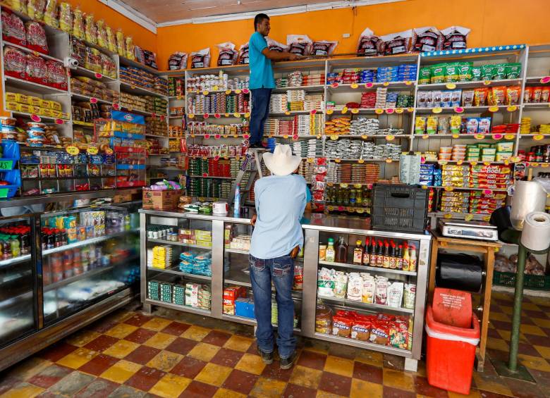 Voceros de tiendas independientes aseguran que hay diferenciales en precios de hasta 40% frente a marcas tradicionales. FOTO: MANUEL SALDARRIAGA