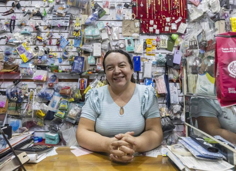Lorena Salas Tuberquia nació y creció en Peque. Antes de ser comerciante se formó como auxiliar de odontología. FOTO CAMILO SUÁREZ