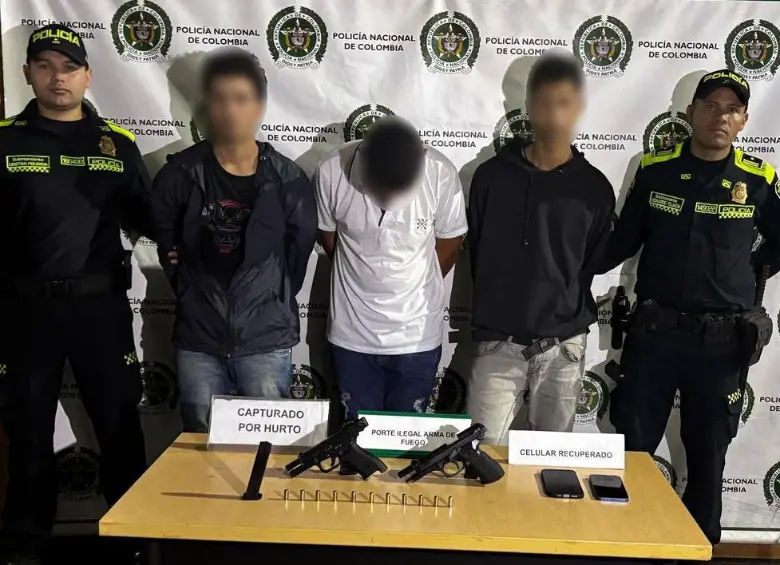 Los tres implicados quedaron a disposición de la Fiscalía General de la Nación. FOTO. Cortesía Policía Meval