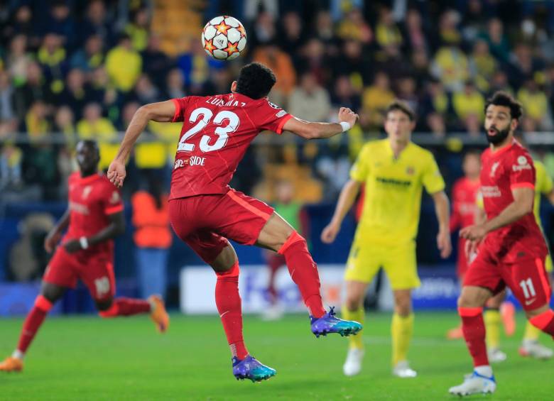 Luis Díaz anotó de cabeza en la semifinal del Liverpool ante el Villarreal. FOTO EFE