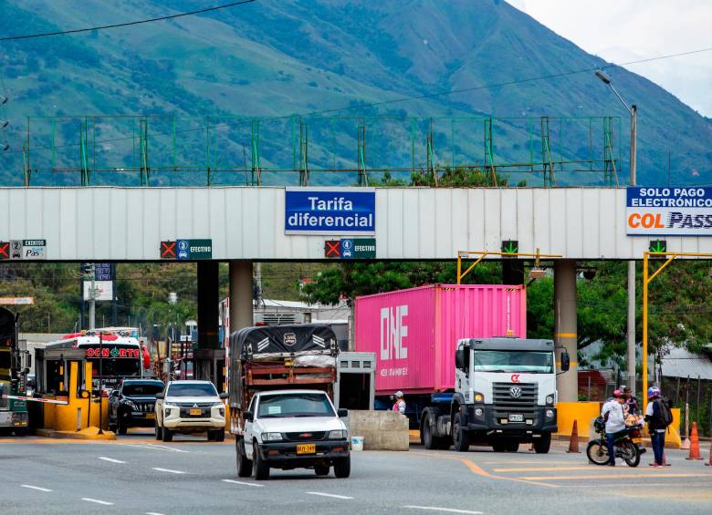 Con el proyecto de ley se busca que los peajes no sigan generando congestiones en las vías. FOTO: CAMILO SUÁREZ