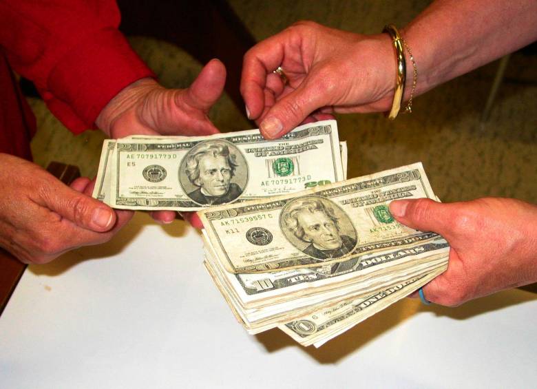 El dólar se mantiene por debajo de los $4.000. Foto El Colombiano. 