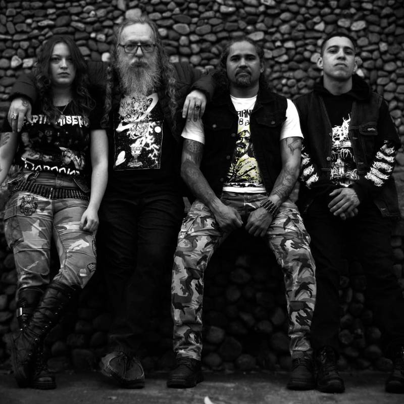 De izquierda a derecha: Maryanne Moreno (bajo), Víctor Raúl Jaramillo (voz), Camilo Vélez (guitarra) y Julián Vega (batería). Foto: Cortesía César Guerra.