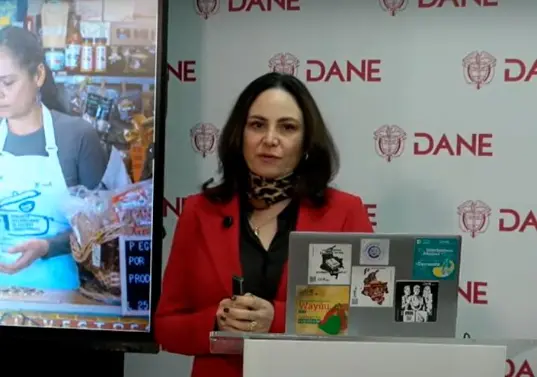 La directora del Dane, Piedad Urdinola, explica la dinámica del IPC en Colombia. FOTO tomada de X