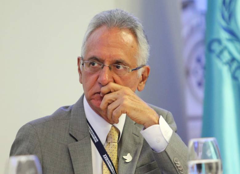 Diecinueve exministros de Salud firmaron carta que criticaba la reforma a la salud. FOTO: COLPRENSA