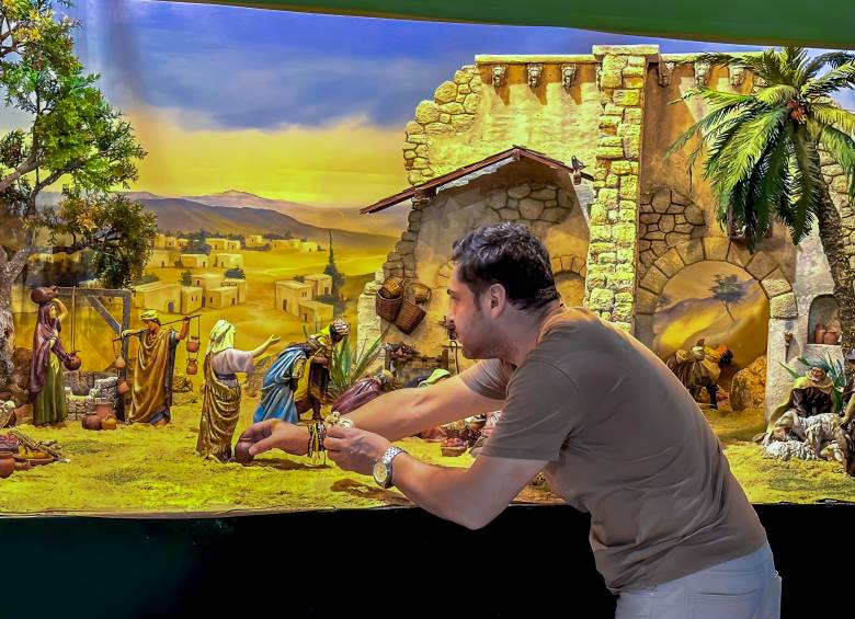 El Parque Comercial El Tesoro, el Country Club, la Cámara de Comercio y el Museo El Castillo son los lugares de Medellín donde se encuentran los pesebres hechos por Lenis. FOTO Cortesía